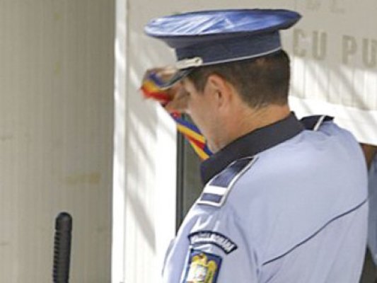 Poliţistul Mihai Barbu, de la Secţia 9 Rurală, lovit cu capul în gură de un individ care răpise un copil